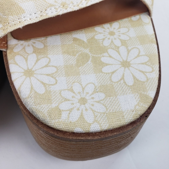 Lucky Brand Demmia Platform Wedge Sandal In Buttered Yellow Size 11 - Picture 6 of 10